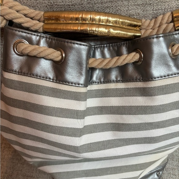 DISNEY MICKEY MOUSE CANVAS SILVER & CREAM RHINESTONE ROPED STRAP TOTE BUCKET BAG - Picture 7 of 13